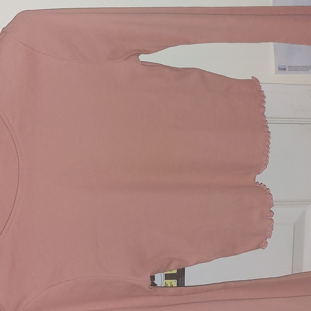 Ribbed pink long sleeve shirt